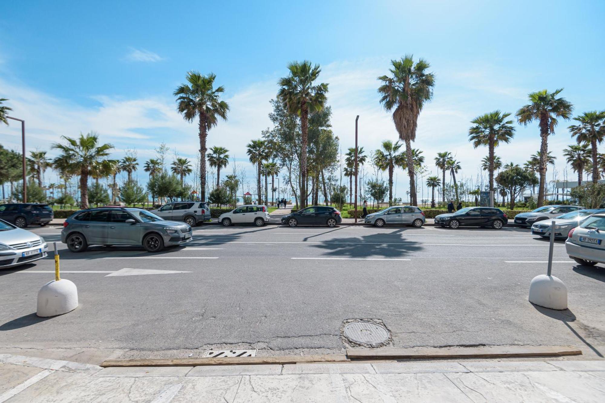 Lux Holidays Durrës Eksteriør billede