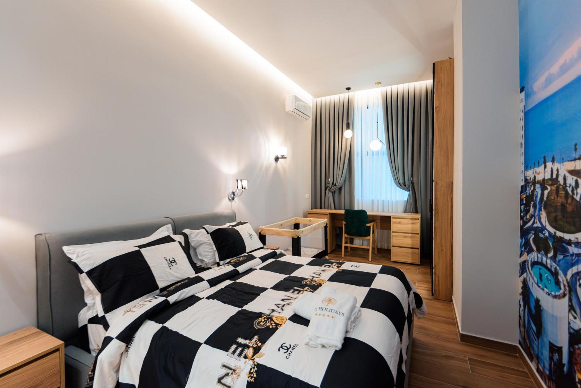 Lux Holidays Durrës Eksteriør billede
